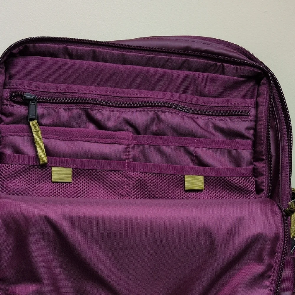 The North Face Maroon Backpack - Picture 2 of 7